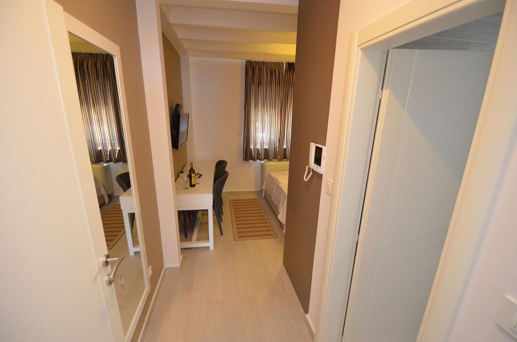 Apartments Bojana Tivat Bilik gambar