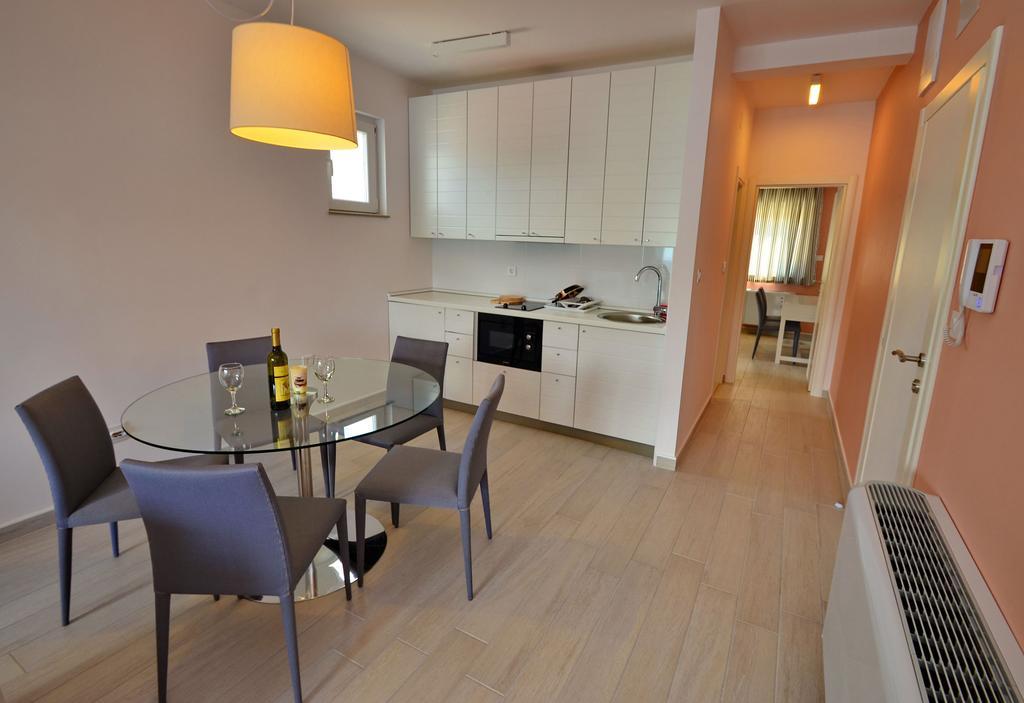 Apartments Bojana Tivat Bilik gambar