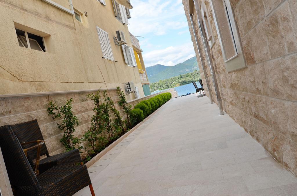 Apartments Bojana Tivat Bilik gambar