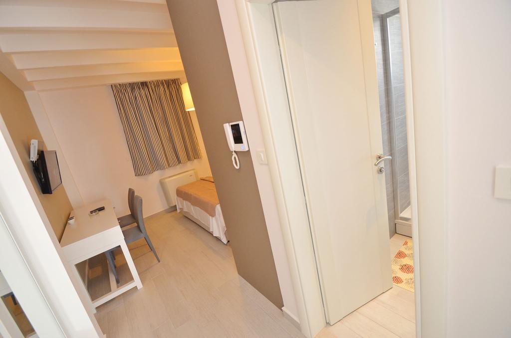 Apartments Bojana Tivat Bilik gambar