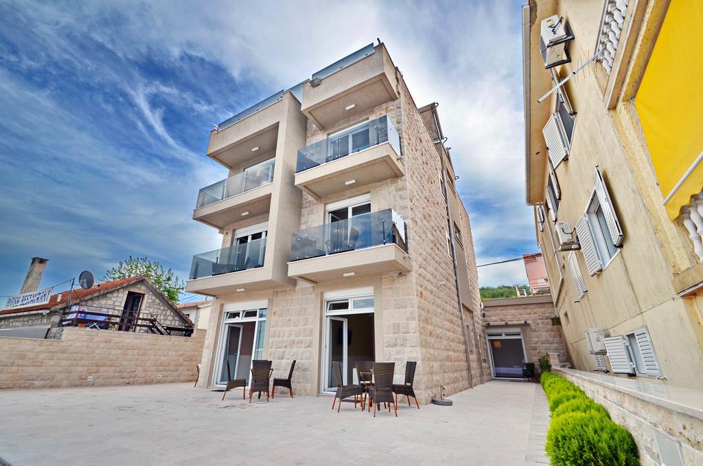 Apartments Bojana Tivat Luaran gambar